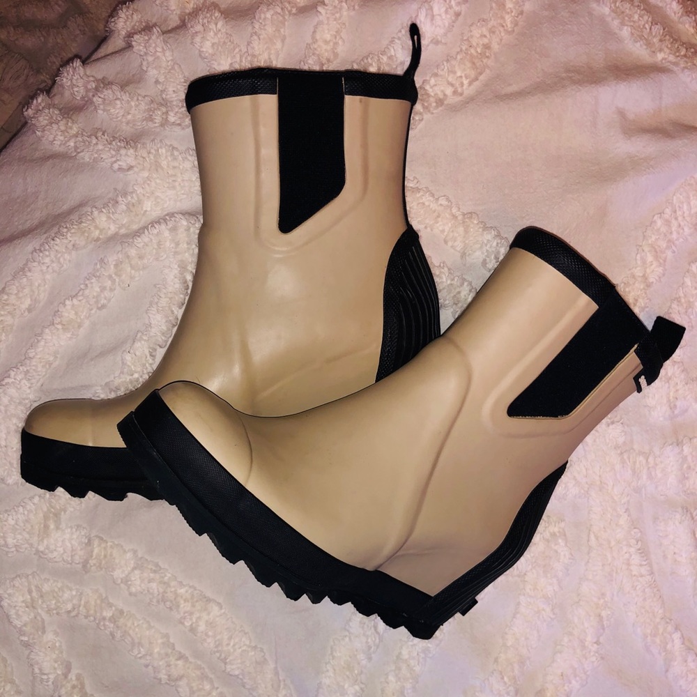 Sorel Joan Wedge Rain boot size 9.5